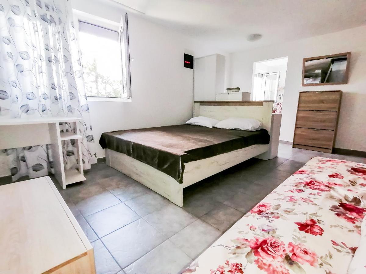Apartments Siesta 蒂瓦特 外观 照片